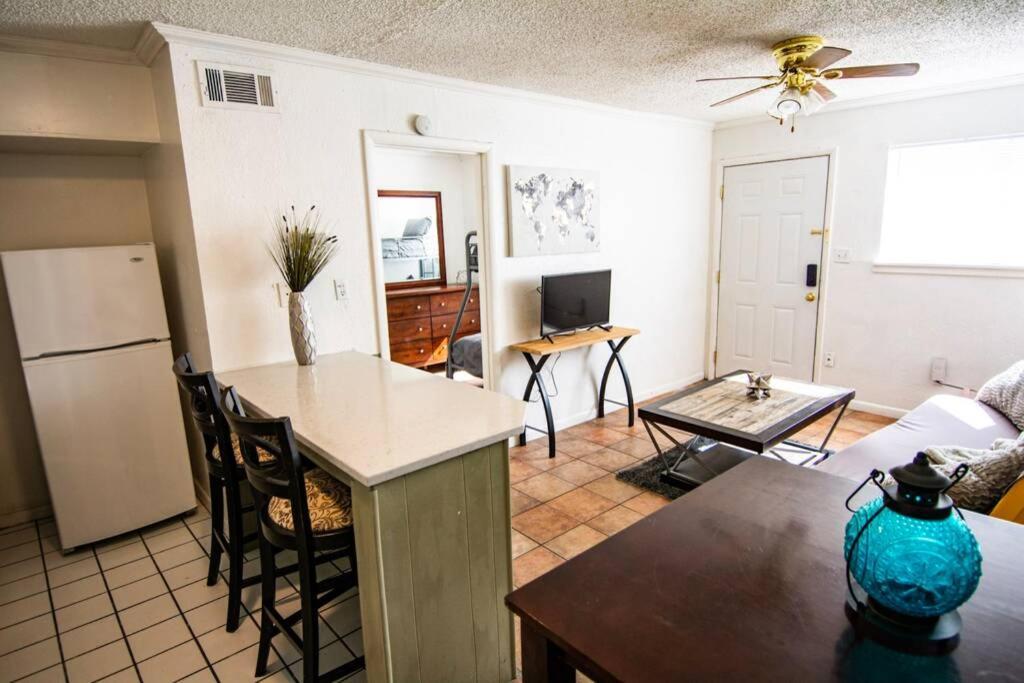 Central Automobile Alley Modern 1Bdr - Wifi Oklahoma City Eksteriør bilde